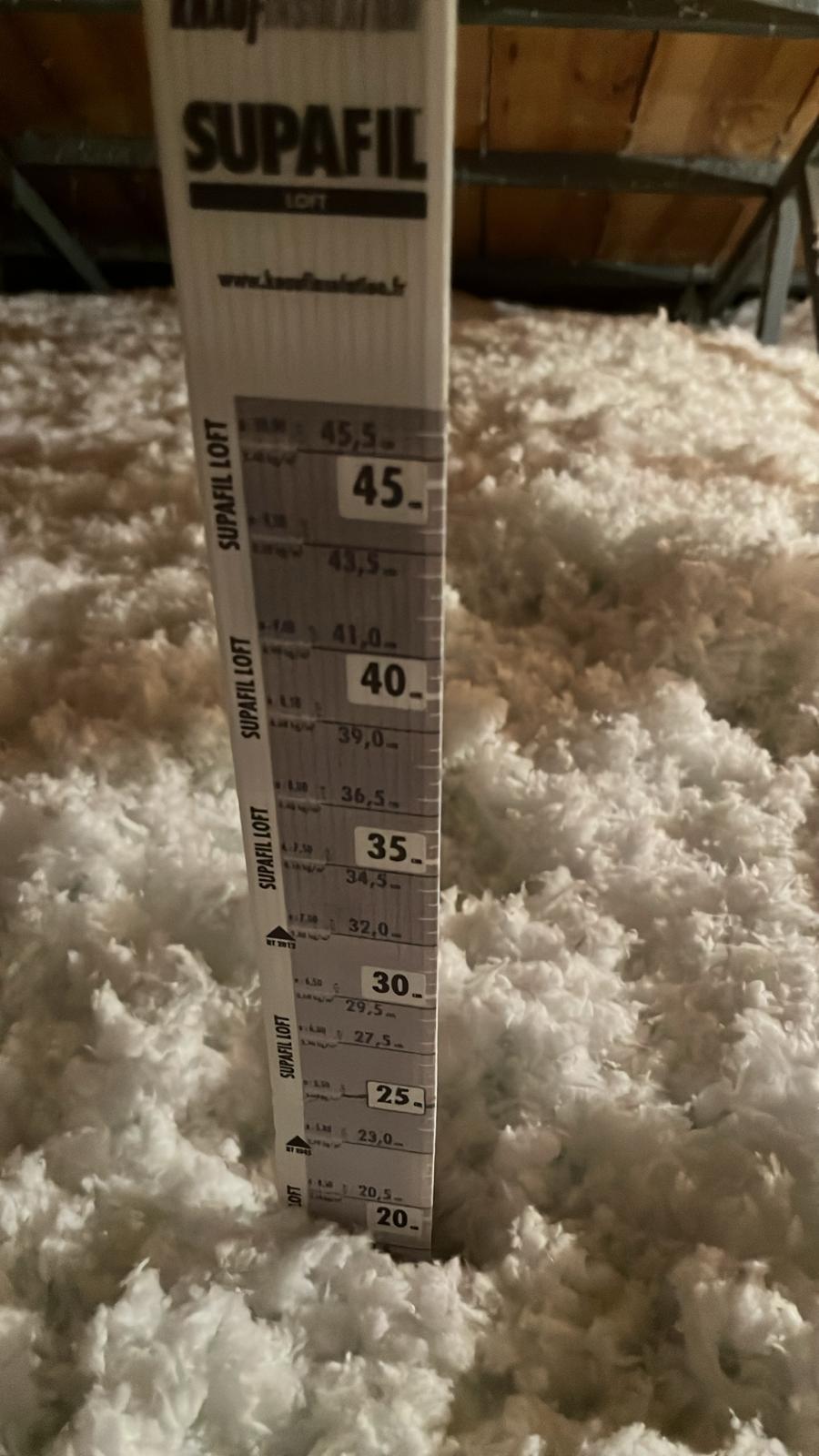 Medición grosor aislamiento térmico SATE en cubierta